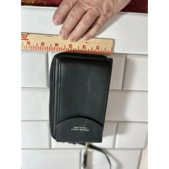 FOREVER LOVELY DESIGN FOR MADLEY BLACK CROSSBODY BAG PHONE POCKET - Picture 7 of 10